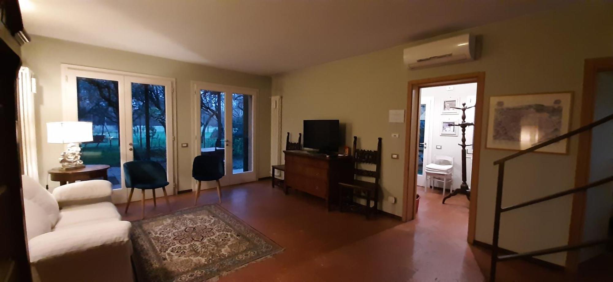 Il Fienile, Casa Vacanza In Campagna Con Parcheggio Privato E Giardino Privato, A 6 Chilometri Da Bologna Centro E 1 Chilometro Da Bologna Fiera, Parco Commerciale Meraville E Gran Tour Italia, Bologna
